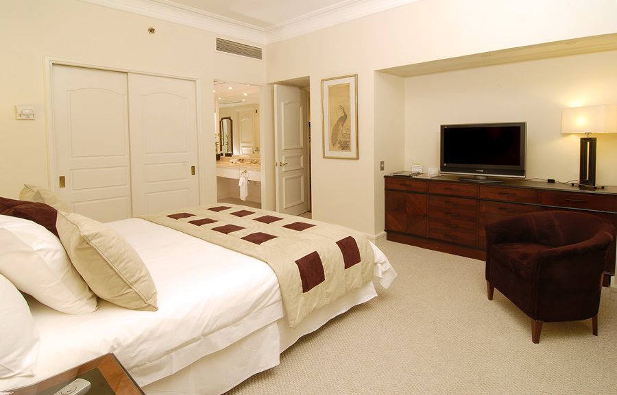 Nh Collection Plaza Santiago Hotel Szoba fotó A bedroom at the hotel