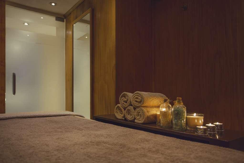 Nh Collection Plaza Santiago Hotel Létesítmények fotó A massage table