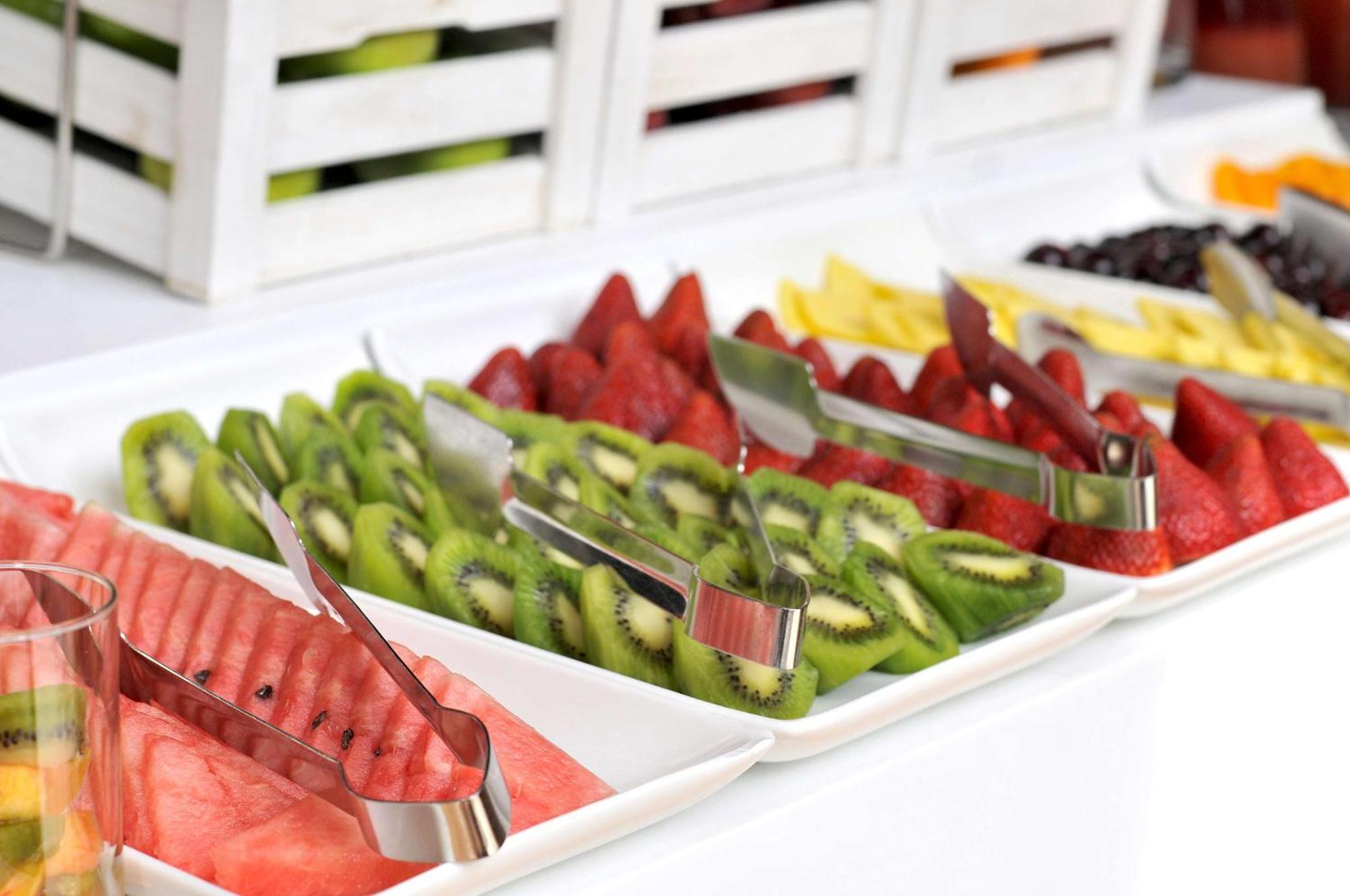 Nh Collection Plaza Santiago Hotel Kültér fotó Fruit salad