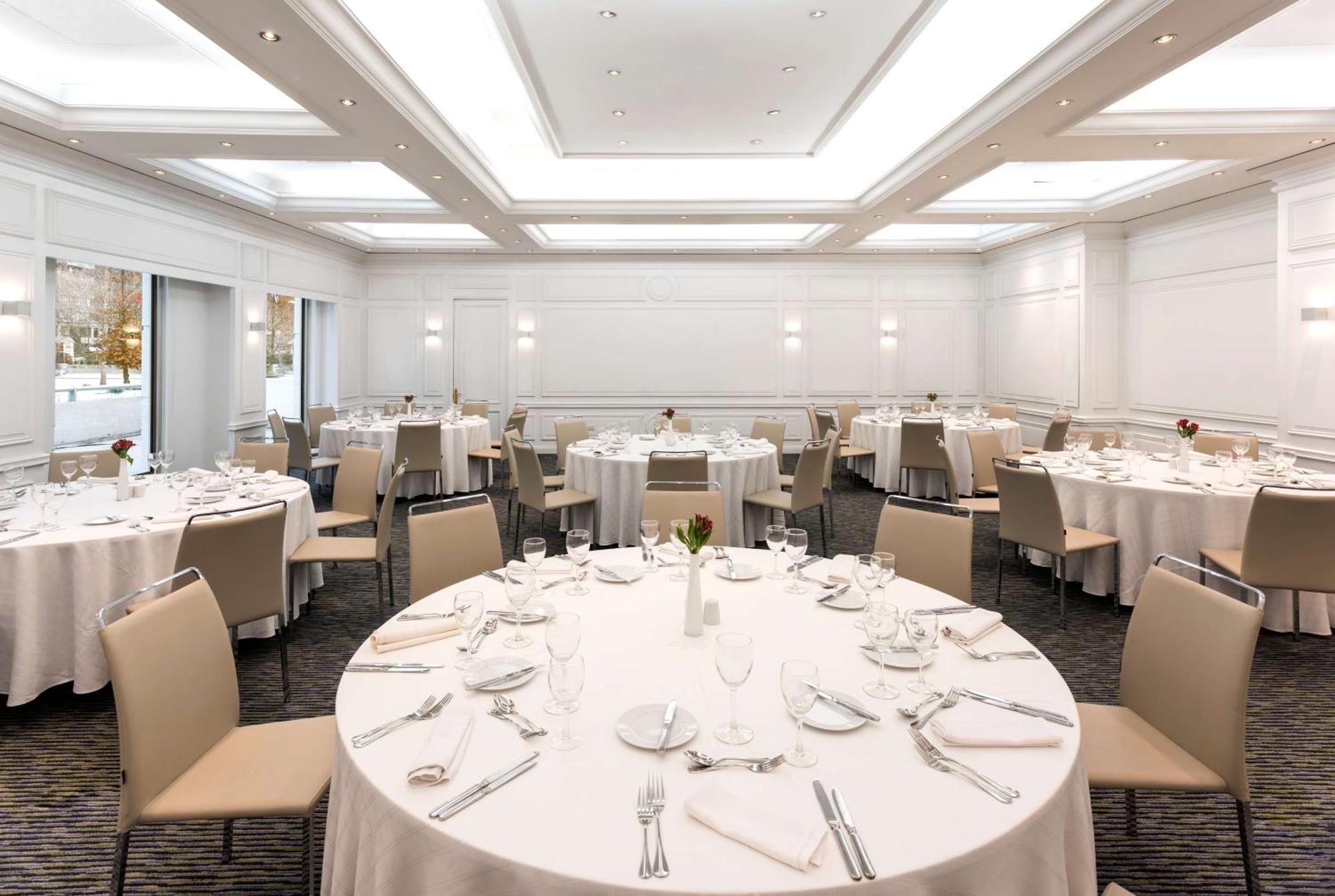 Nh Collection Plaza Santiago Hotel Kültér fotó The ballroom at The Ivy