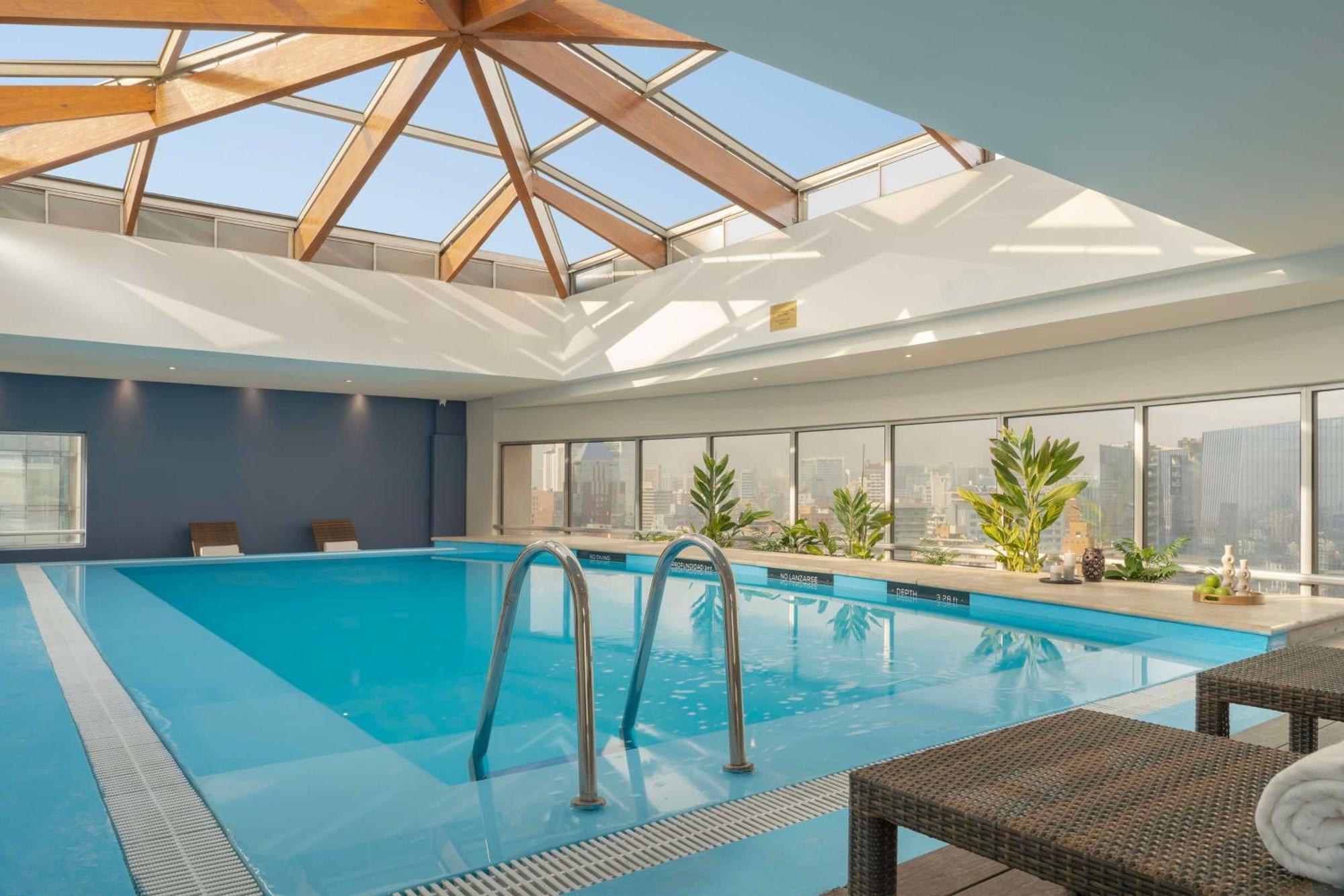 Nh Collection Plaza Santiago Hotel Kültér fotó The pool at the hotel